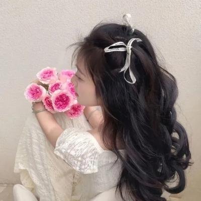 一线女星新恋情浮出水面，公司火速否认，三天三夜持续发酵
